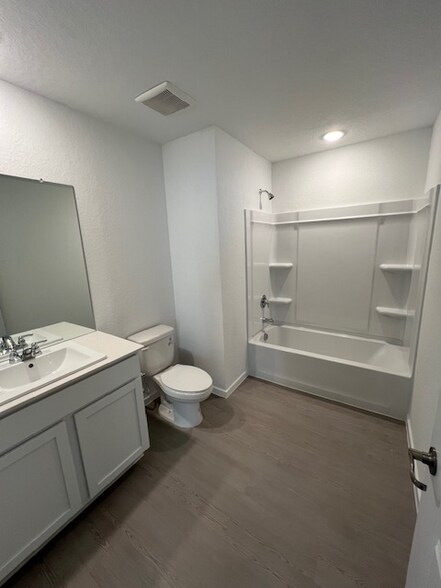Building Photo - 1311 Neria Lp