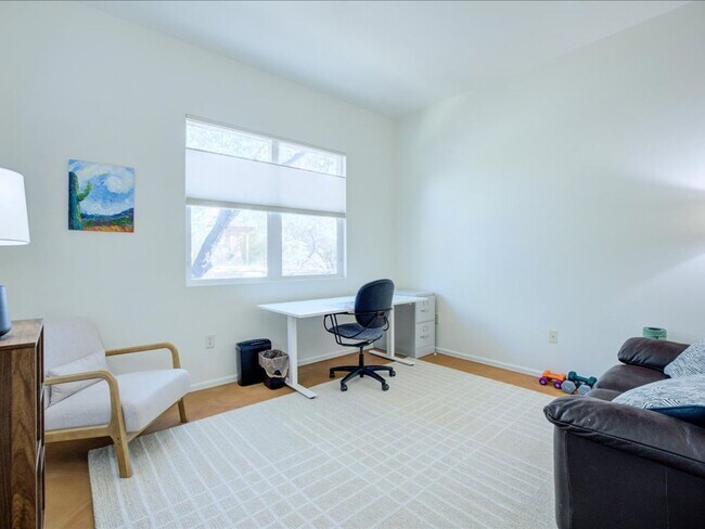 Building Photo - 10570 E Eleanor Maldonado Pl