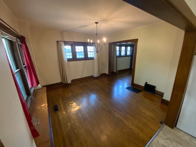 Building Photo - 1411 3rd Ave N