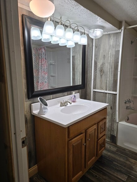 Building Photo - 1448 Jacksboro Rd