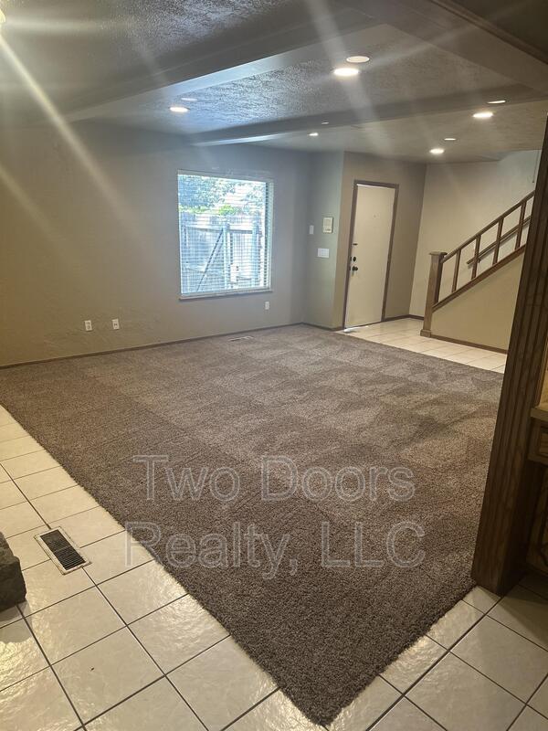 Building Photo - 3612 N Drexel Blvd
