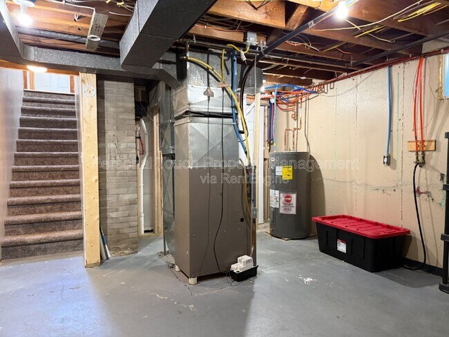 Building Photo - 413 22nd St S
