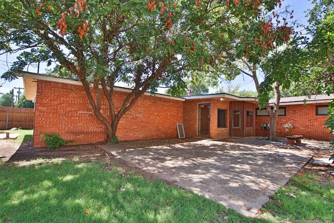 Building Photo - 5605 Geneva Ave