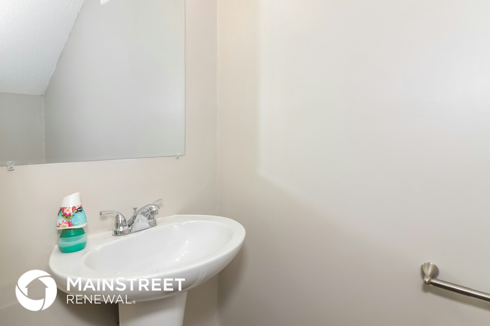 Building Photo - 770 Stonebridge Crescent