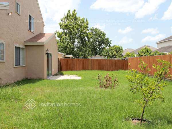 Building Photo - 4005 Stonehaven Rd