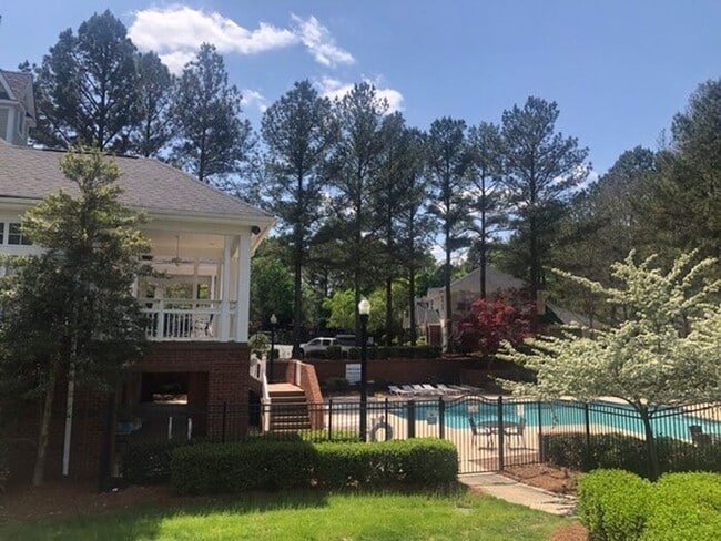 Building Photo - 2-bedroom Mathews Townhome