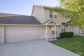 Building Photo - 1311 Raleigh Dr