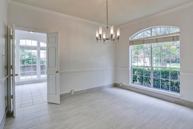 Building Photo - 5634 Heather Run Dr