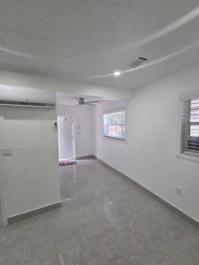Building Photo - 16920 NW 53rd Ave