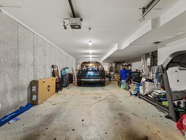 Building Photo - 17 Beacon St