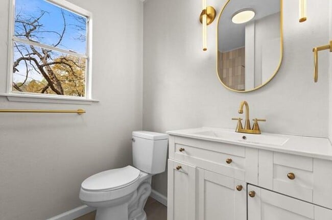 Building Photo - 2155 Hickory Trce