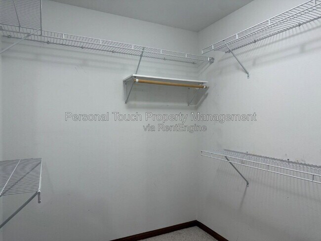 Building Photo - 3539 Woodbury Ct S