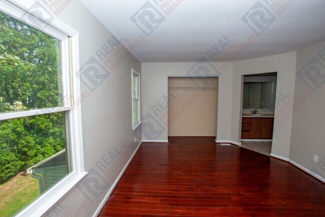 Building Photo - $1790 for Beautiful Durham Townhouse for Rent