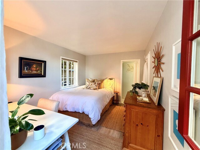 Building Photo - 2344 Glenneyre St