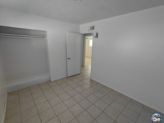 Building Photo - 738 Brentwood Ave