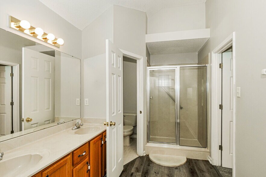 Building Photo - 75 Oakridge Cove