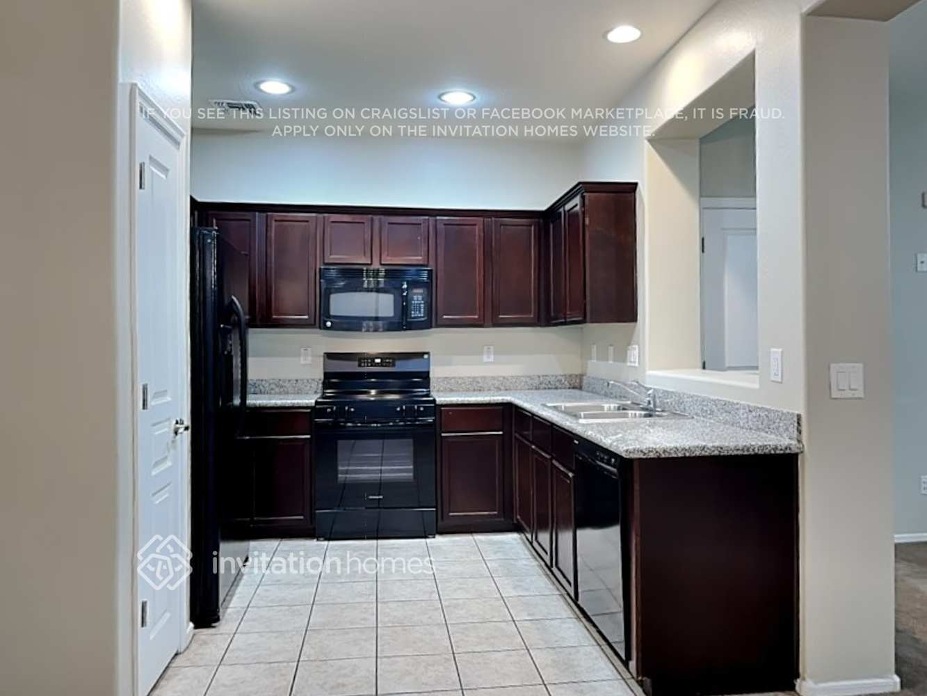 Building Photo - 3926 S Napa Ln