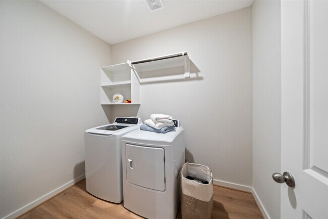 Building Photo - 4237 Red Cedar Ring Ln