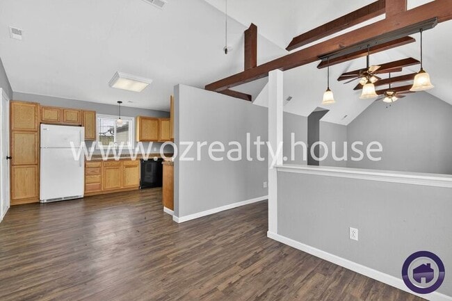 Building Photo - 307 Venice Dr