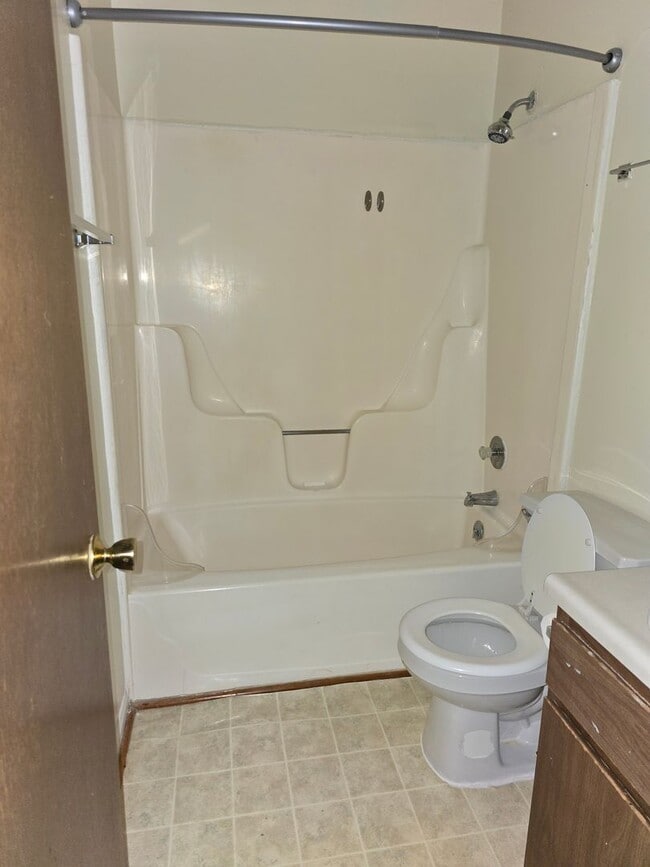 Building Photo - 2906-2908 N. Willowbrook