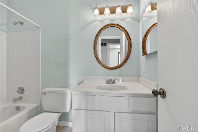 Building Photo - Welcome home to comfort and convenience in St. Peters!