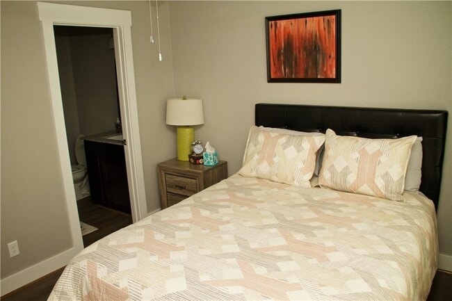 Building Photo - 1569 Brooks Ave