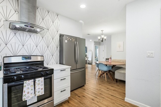 Building Photo - TCU-2712 Frazier Ave