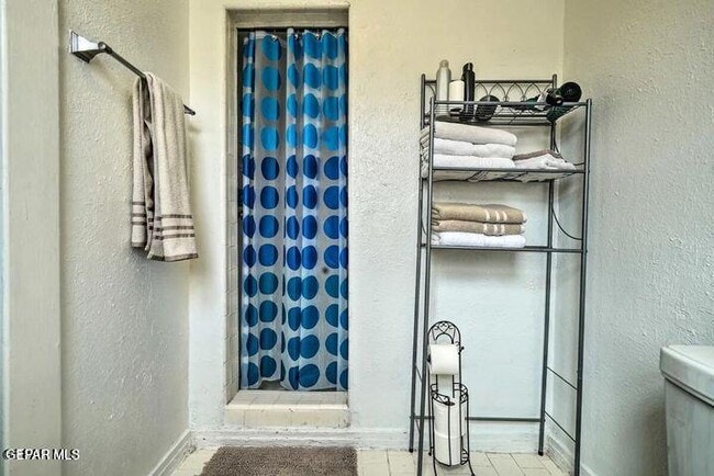 Building Photo - 505 W Missouri Ave