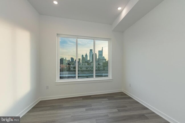 Building Photo - 710 N 16th St