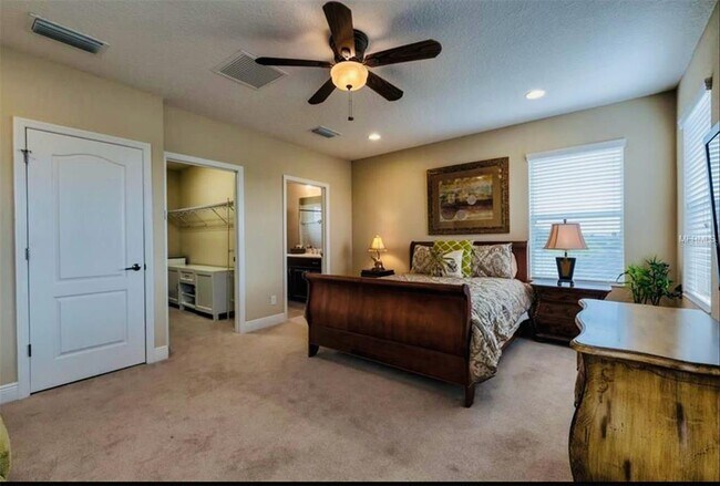 Building Photo - 12051 Forest Park Cir