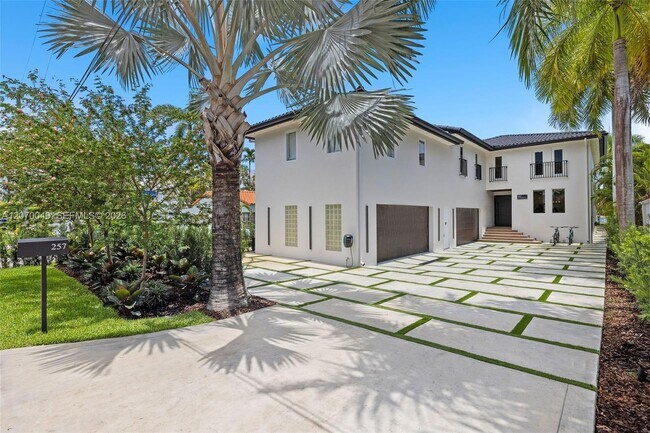 Building Photo - 257 N Coconut Ln