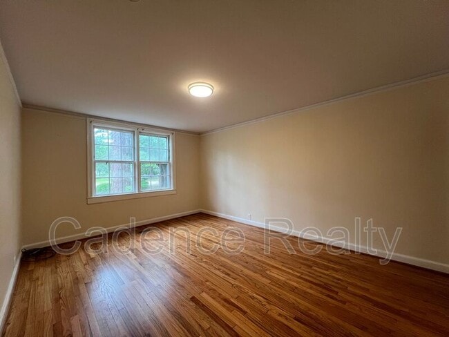 Building Photo - 2940 Oleander Dr