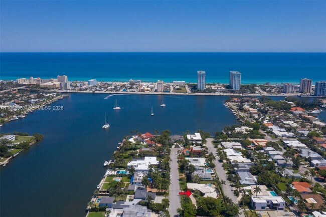 Building Photo - 950 S Southlake Dr