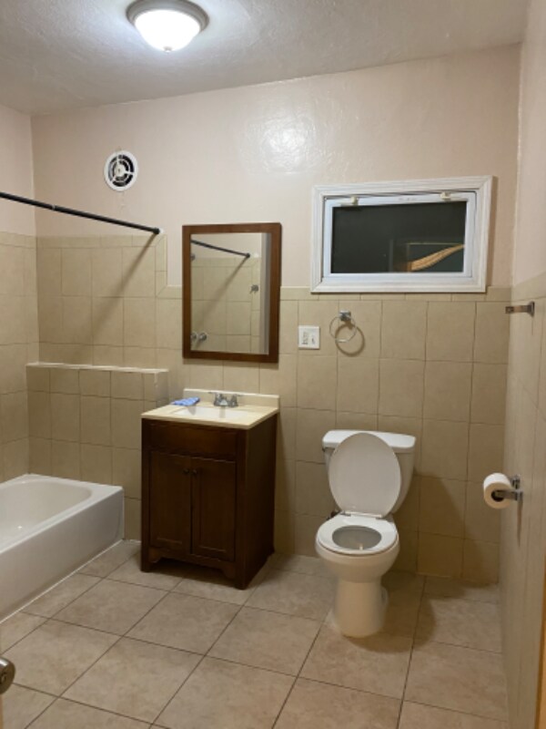 Building Photo - 141 E 23rd St