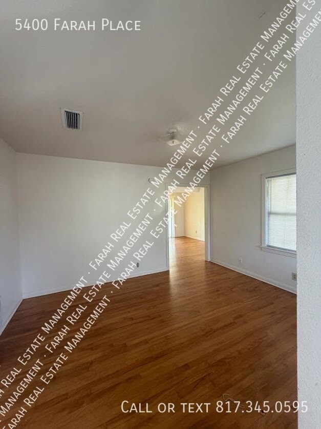 Building Photo - 5400 Farah Pl