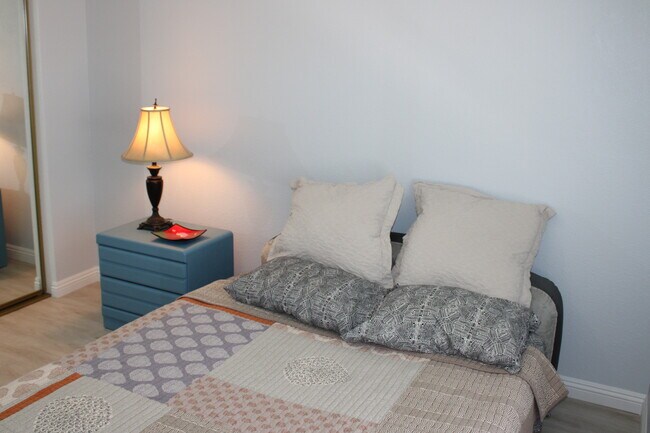 Bed #3 - 7736 Allerton Ave