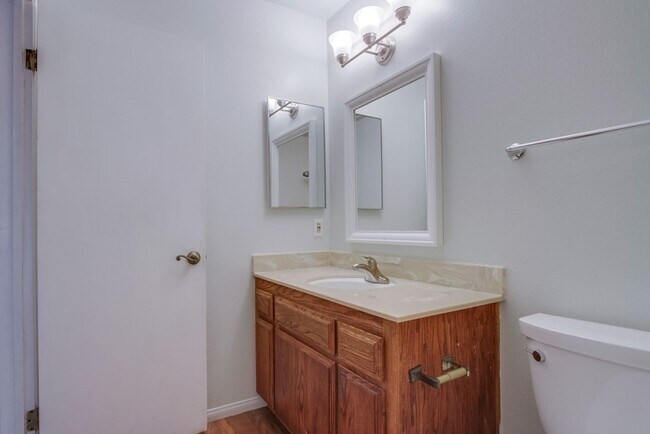 Building Photo - 4 bedroom home in amazing La Costa Community!