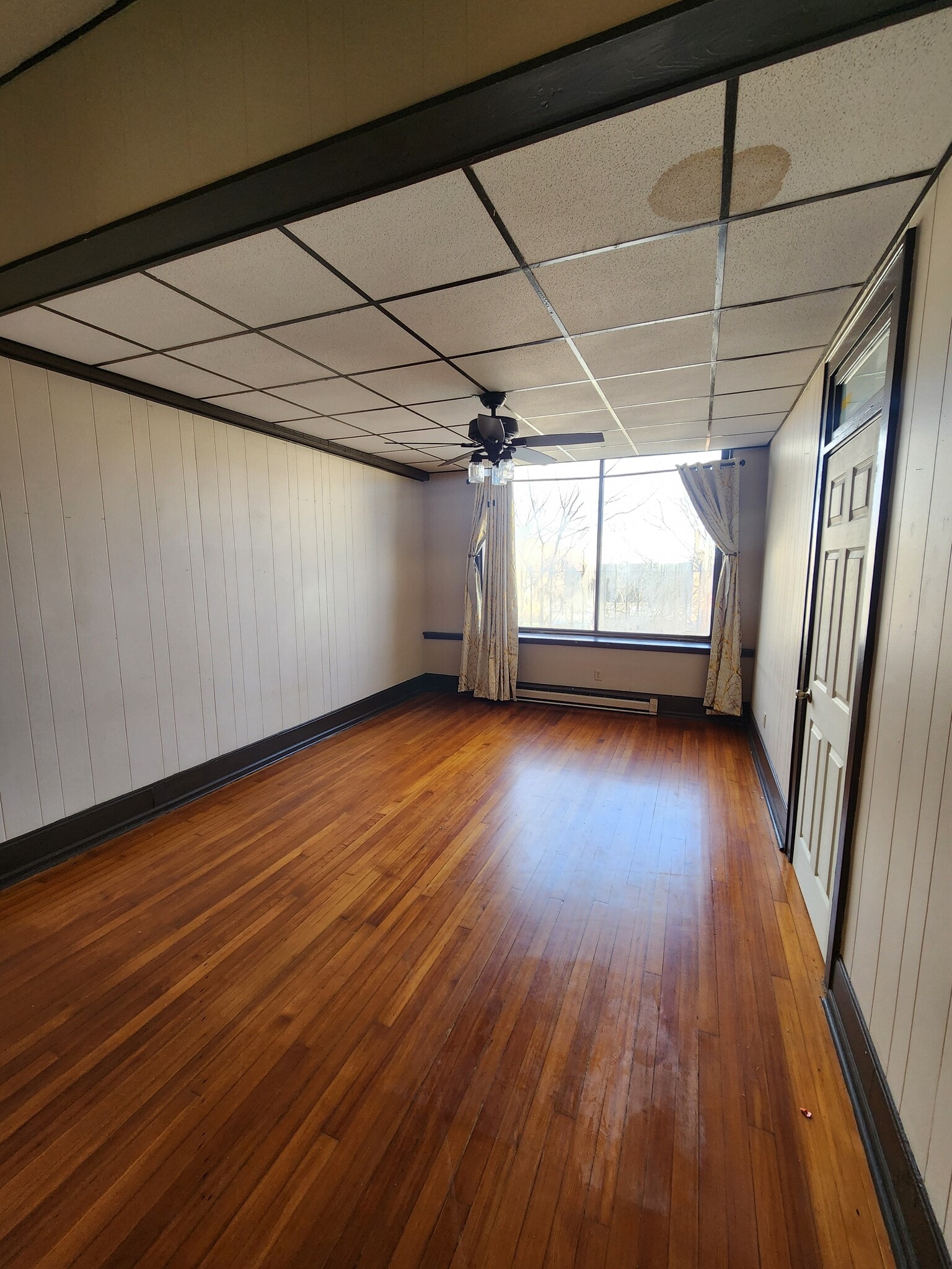 Building Photo - 321 N Main St