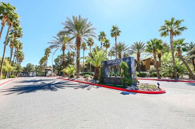 Building Photo - Precious Gem at Sedona on the Blvd!