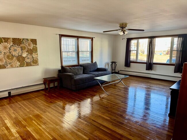 Building Photo - 156 Nichols Ave