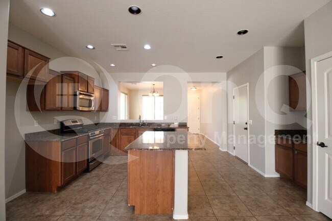 Building Photo - 4072 E Cherry Hills Dr