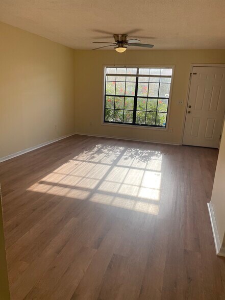 Building Photo - 3373 Cedar Springs Pl