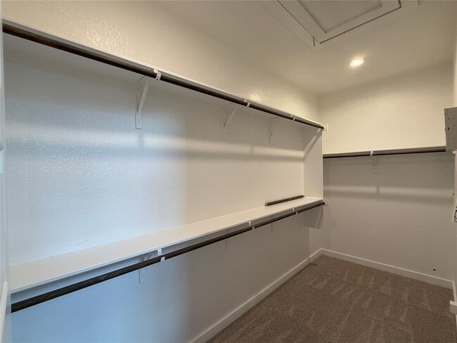 Building Photo - 18300 Emu Ln