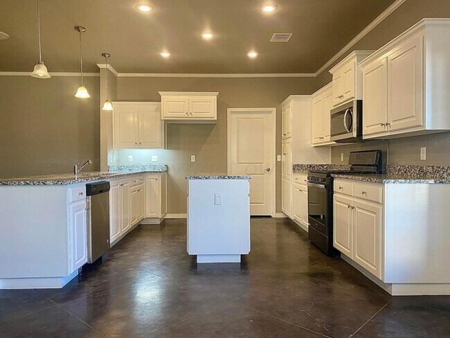 Building Photo - 9608 Sydney Dr