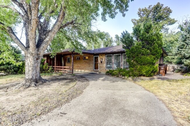 Primary Photo - Pre-Lease August 2026; Large 5 Bedroom 3 B...