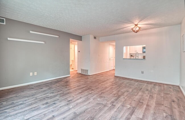 Building Photo - 940 Quay Ave