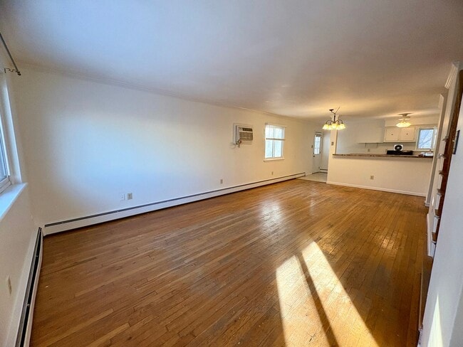 Building Photo - 3 Bedroom 2.5 Bathroom Townhome in Camp Hill!