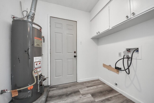 Building Photo - 8011 La Roche Ln