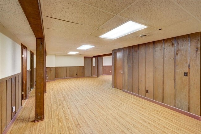 Building Photo - Parkwood Hills – Spacious 4 Bedroom, 3 Bat...