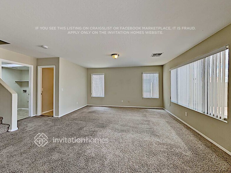 Building Photo - 9740 W Heber Rd